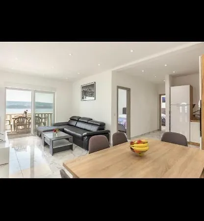 Arijan30 Apartment Celina